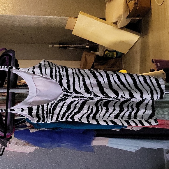 A.J. BARI Midi dress size 4 - Picture 4 of 4